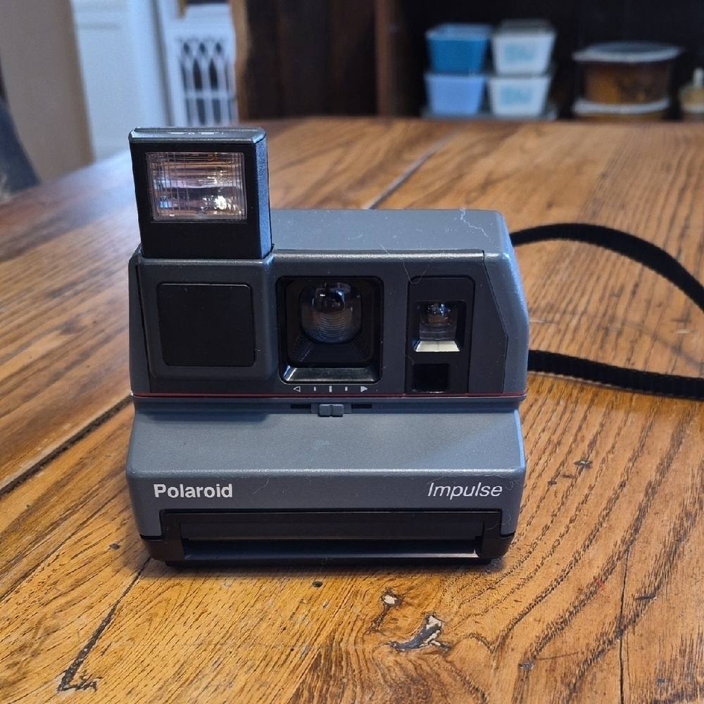 Polaroid Impulse Camera in Charcoal - Picture 3 of 4